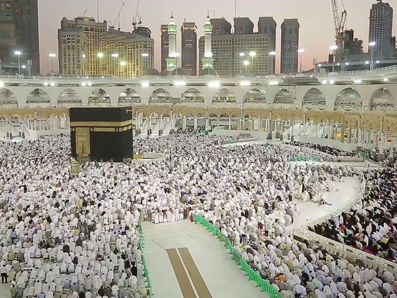 خليفة سات يلتقط صورة للحرم المكي أول أيام عيد الأضحى... شاهد الصورة